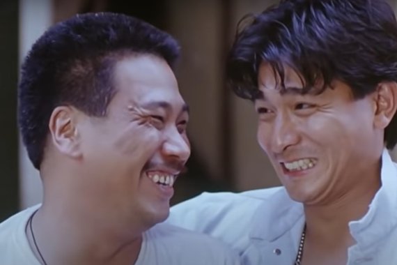오맹달은 홍콩영화계의 거물배우들과도 절친 사이다. 유덕화와 함께 영화 '천장지구'에 함께 출연해 호평을 받았다. 사진=천장지구 갈무리