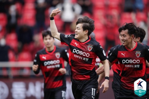 [서울=뉴시스] 포항 스틸러스 베테랑 신광훈이 복귀골을 넣었다. (사진=프로축구연맹 제공)