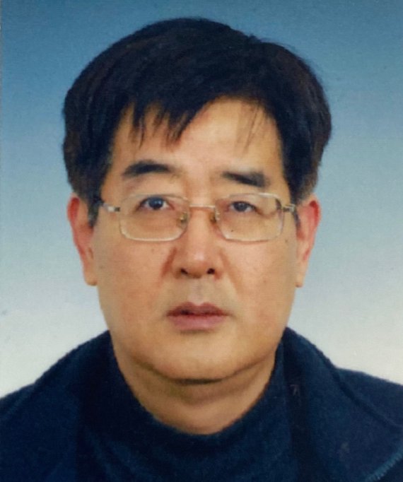 (서울=뉴스1) = 문재인 대통령은 2일 문화비서관에 전효관 한국문화예술위원회 사무처장을 내정했다.(청와대 제공)2021.3.2/뉴스1 /사진=뉴스1화상