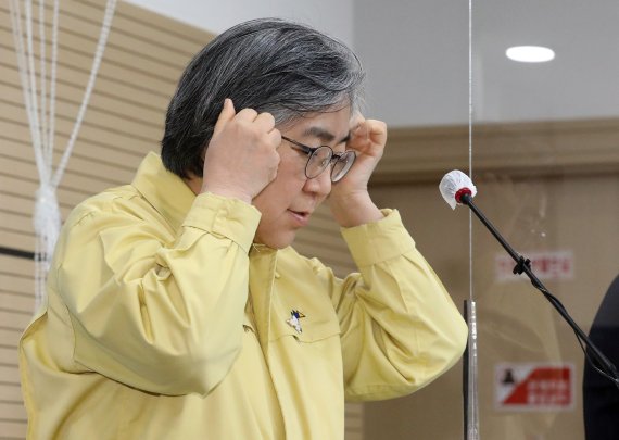 정은경 "당일 건강상태 좋지 않으면 백신접종 연기 가능"