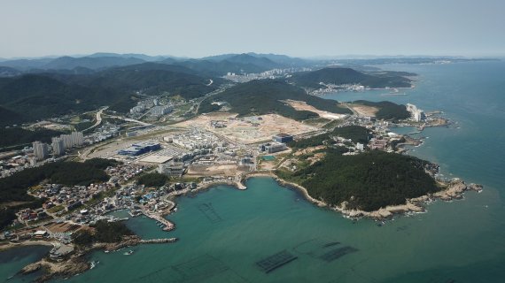 올해로 창립 30주년을 맞은 부산도시공사가 의욕적으로 조성 중인 기장군 동부산 오시리아관광도시 전경. 사진=부산도시공사 제공