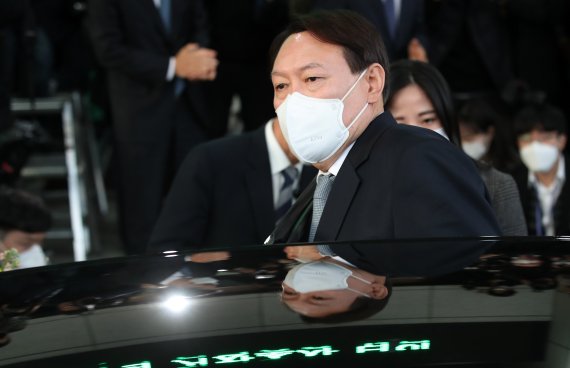[오차범위]1%로 시작했던 윤석열, 검찰총장 사퇴는 독일까 약일까