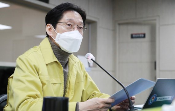김경수 경남지사는 일본 정부의 후쿠시마 원전 오염수 해양 방류 결정을 "자연과 인류에 대한 범죄"라고 질타하며 "절대 용납할 수 없다. 단호히 대응하겠다"고 밝혔다. 사진=fnDB