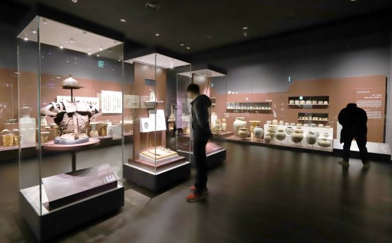 [광주=뉴시스]=국립광주박물관은 8일 구석기 시대부터 조선시대까지 광주·전남의 역사를 소개하는 역사문화실이 박물관 2층에 개관했다고 밝혔다. (사진=국립광주박물관 제공). 2021.03.08. photo@newsis.com *재판매 및 DB 금지