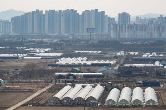 한국토지주택공사(LH) 직원들의 투기 의혹이 전방위로 확산되는 가운데 3기 신도시로 지정된 인천 계양구 계양신도시 예정부지 전경. 뉴스1