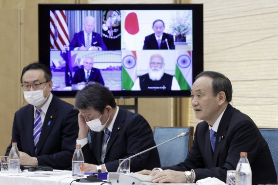 지난 3월 온라인으로 열린 쿼드 정상회의에서 스가 요시히데 일본 총리(맨 오른쪽)가 발언을 하는 모습. AP뉴시스