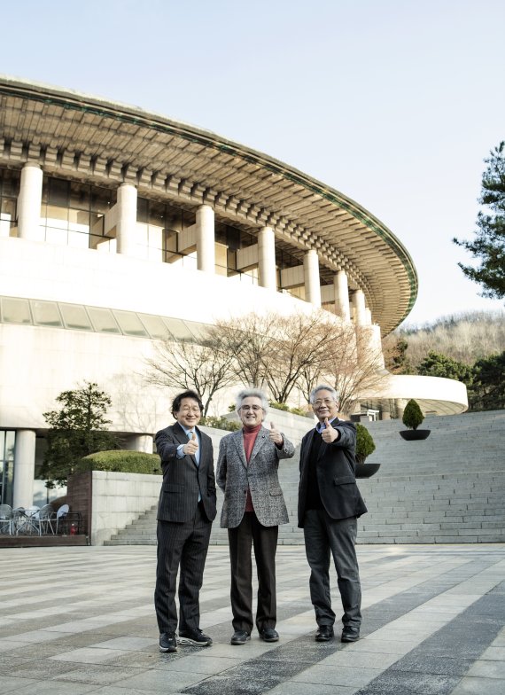 '소극장오페라축제' 부활 이끈 3인방 박수길·이건용·유인택을 만나다