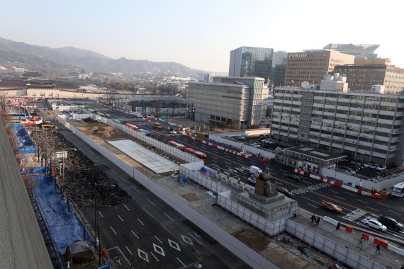 8일 서울 세종대로 동측도로에서 차량들이 양방향 통행을 하고 있다. 2021.3.8/뉴스1 © News1 황기선 기자