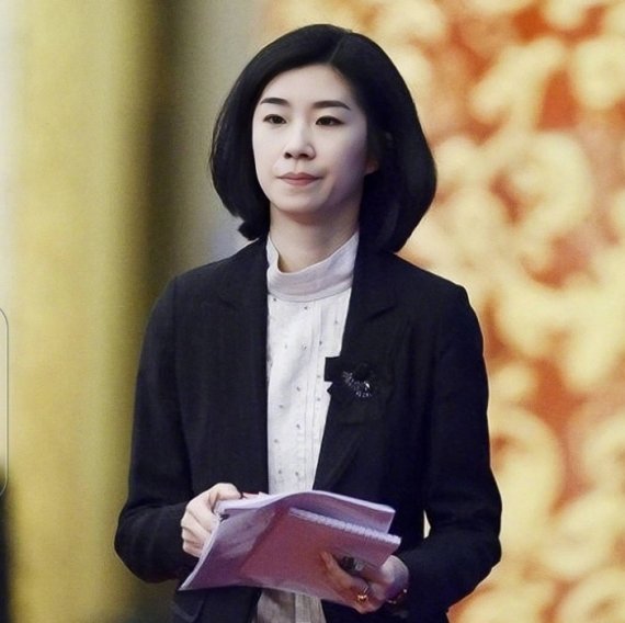 장루 중국 외교부 통역사(웨이보 갈무리)© 뉴스1