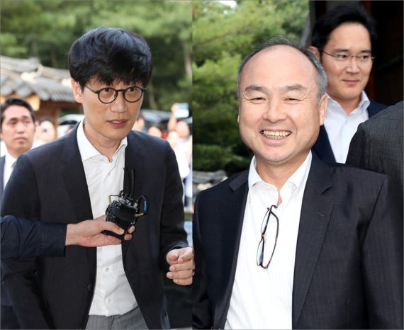 2019년 7월4일 서울 성북동 한국가구박물관에서 만찬 회동을 갖기 위해 참석한 이해진 네이버 GIO와 손정의 소프트뱅크 회장/© 뉴스1