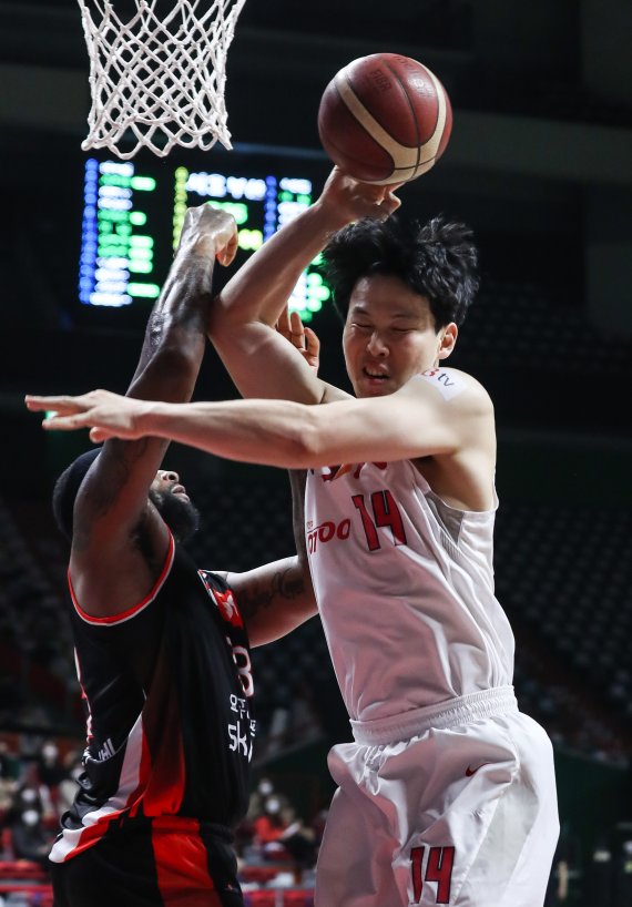 [서울=뉴시스] SK 최부경. (사진=KBL 제공)