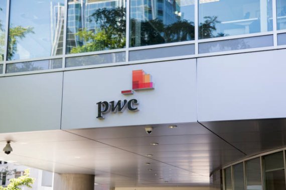 글로벌 회계컨설팅기업 PwC가 지난해 가상자산 기업들의 기업가치가 전년대비 2.7배나 급등했다고 분석했다. 또 글로벌 기관투자자들이 가상자산 시장으로 이동하고 있어, 올해는 가상자산 기업의 가치가 더 뛰어오를 것이라는 관측도 내놨다.
