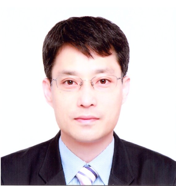 이준엽 신임 자연과학단장