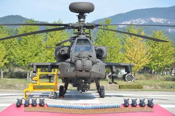AH-64E '아파치 가디언' 헬기와 탑재 무기들. 2016.10.12/뉴스1 © News1 주기철 기자