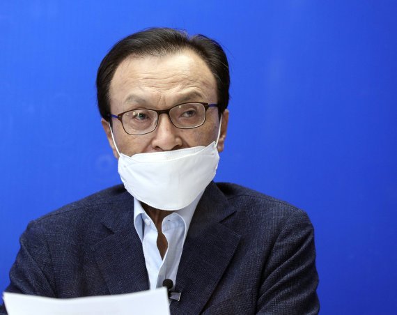 "朴·吳 한 자릿수 격차" 이해찬 '공중전'에 野 "선거법 위반"