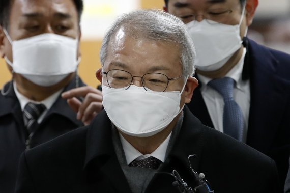 양승태 전 대법원장이 지난 2월 3일 서울 서초구 서울중앙지방법원에서 열린 '사법농단' 관련 직권남용권리행사방해 등 속행 공판에 출석하고 있다. /사진=뉴스1