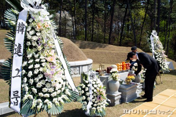 조양호 한진그룹 회장 2주기...조현아 전 부사장 불참