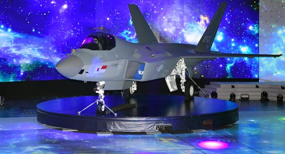 KF-21/IF-X 공동개발사업, 최종 합의 완료...인니 분담금 20% 유지