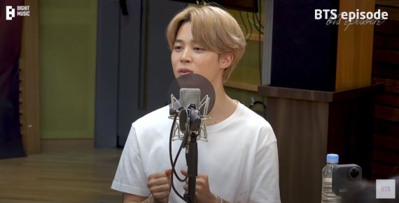 [서울=뉴시스] 방탄소년단 지민 비하인드 공개. 사진 = '방탄티비' 공식 유튜브 채널 화면 캡처. 2021.4.13. photo@newsis.com