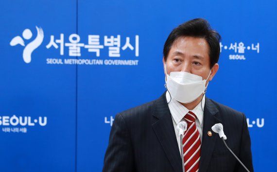 오세훈 서울시장이 지난 13일 서울시청에서 국무회의 관련 브리핑을 하고 있다. / 사진=뉴스1