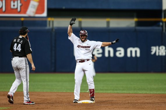 데이비드 프레이타스는 13일 LG 트윈스전에서 4타점을 기록, 키움 히어로즈의 8-2 승리를 이끌었다.(키움 히어로즈 제공) © 뉴스1