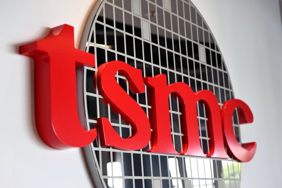 대만 TSMC, 美제재 中기업 반도체 신규 주문 거절