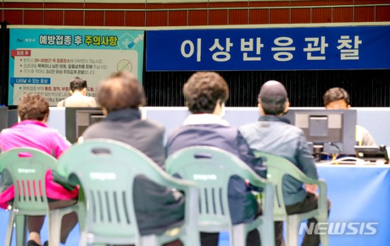 [단독] 제주대병원 응급실 '간병인' 코로나19 검사 제외 ‘논란’