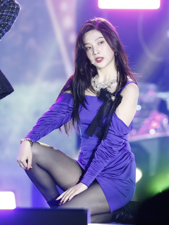 레드밸벳(Red Velvet) 조이가 18일 서울 강남구 코엑스에서 열린 ‘온택트 2020 강남페스티벌 영동대로 K-POP 콘서트(이하 영동대로 K-POP 콘서트)’에 출연해 치명적인 매력을 뽐내고 있다. 2020.10.18/뉴스1 © News1 권현진 기자