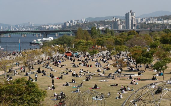 서울 낮기온 28도까지 올라 초여름 날씨[출근길날씨]