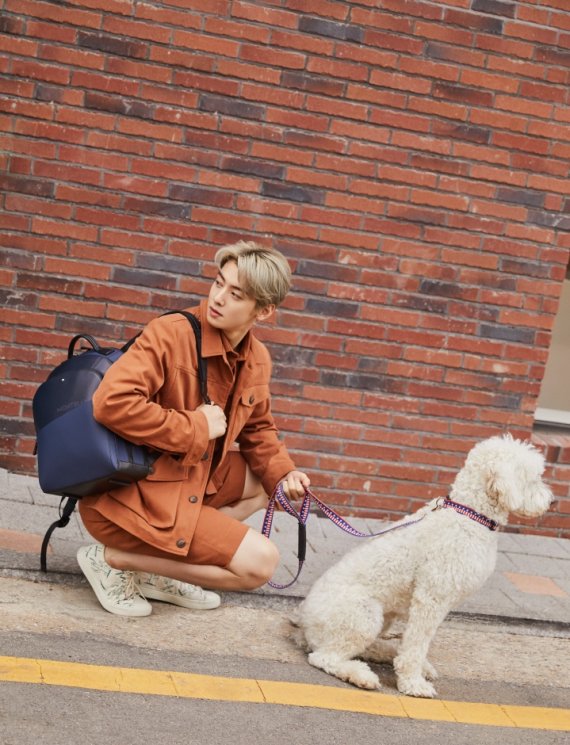 [서울=뉴시스] 차은우 화보. 사진 = ㈜더 스프링 컴퍼니 제공. 2021.4.20. photo@newsis.com