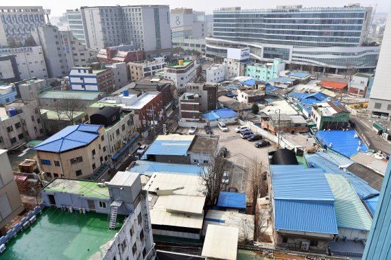 수원역 앞 홍등가에 나타난 시장님과 경찰청장님