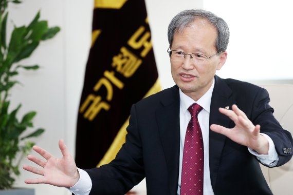 김한영 국가철도공단 이사장이 지난 21일 대전 중안로 국가철도공단 본사에서 파이낸셜뉴스와 취임 첫 언론 인터뷰를 갖고 공단의 향후 사업방향과 주요 현안에 대해 이야기하고 있다. 국가철도공단 제공