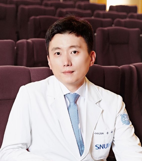 [성남=뉴시스]송재진 분당서울대병원 이비인후과 교수