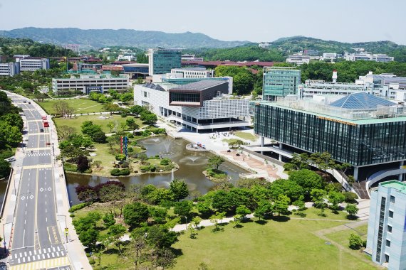 반세기 맞은 한국 과학기술의 역사… "데카콘 스타트업 10개 키우겠다" [한국과학기술 이끄는 과학기술특성화대학]