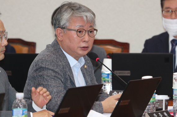 조응천 "문파, 숨 쉴 수 있게 의원들 좀 놔달라" 간청