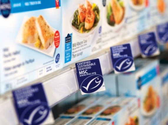 MSC인증을 받은 제품들이 마트에 진열 돼 있다(해양관리협의회제공)2021.0421© 뉴스1