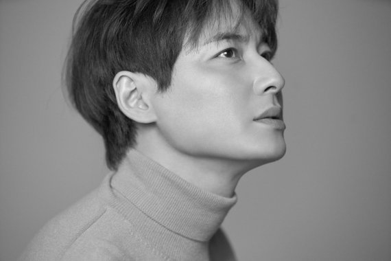 [서울=뉴시스] 가수 겸 배우 이지훈. (사진=주피터엔터테인먼트 제공) 2021.04.30 photo@newsis.com