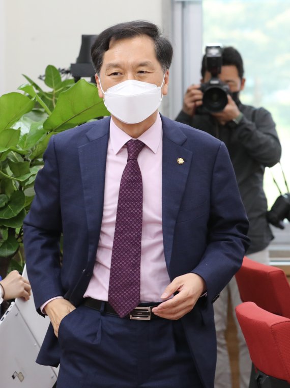 ‘김기현 체제’ 대여투쟁 강도 높이는 野… "백신, 국정조사할 사안"