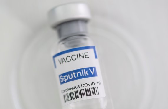 러시아 스푸트니크V 백신 가상 합성 사진.로이터뉴스1