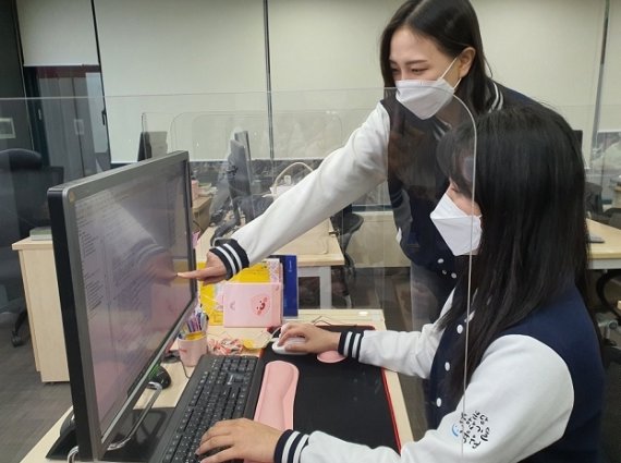 분당융합기술교육원(경기 성남)에서 프로그래밍 실습 중인 모습(사진=폴리텍) /사진=fnDB