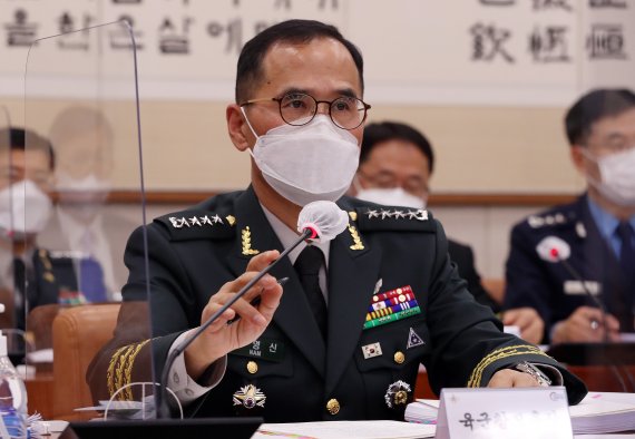 마스크를 착용한 남영신 육군참모총장. 2020.10.23/뉴스1 © News1 박세연 기자