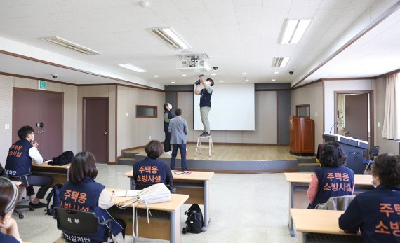 광주소방안전본부, 주택에 소화기&middot;화재감지기 보급 '시민설치단' 운영