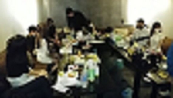5일 경찰에 따르면 서울 서초경찰서는 4일 오후 9시50분쯤 서초구 건물의 지하 1층 유흥주점에서 영업하던 업주와 직원, 손님 등 53명을 감염병예방법 위반 혐의로 검거했다. /사진=서초경찰서 제공