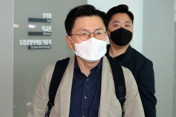 윤건영 “회담에 고춧가루 뿌리나”&middot;&middot;&middot;“나라도 가야지” 황교안에 일침