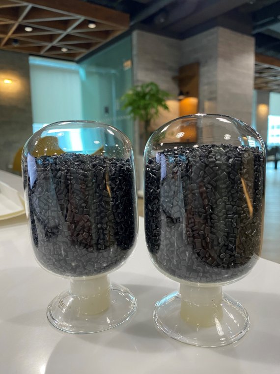 멸균팩 재활용 소재 샘플. SK종합화학 제공.