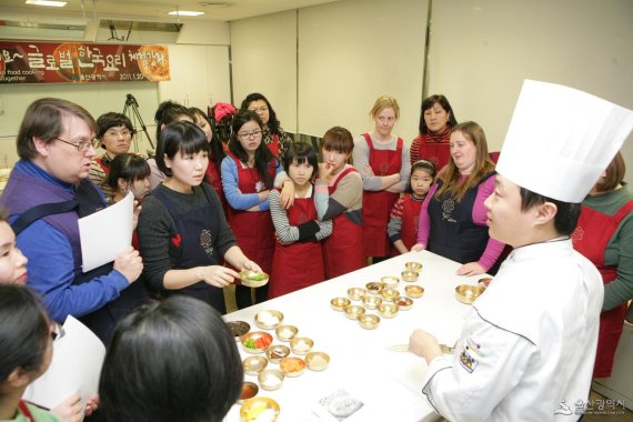 울산시 '외국인주민 지원 조례' 8개국 언어로 번역 서비스