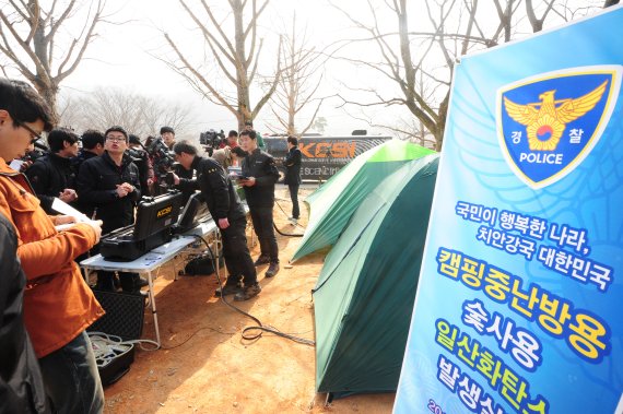 '캠핑장 텐트 내 일산화탄소 중독 사망에 대한 실험'(자료사진)/뉴스1 DB