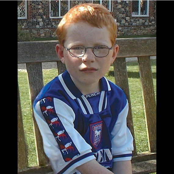 어린 시절 입스위치 유니폼을 입은 시런의 모습. (에드 시런 SNS) © 뉴스1