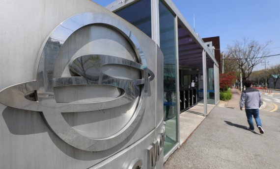 [단독][fn마켓워치]쌍용차 매각주관에 EY한영&middot;미래에셋증권 도전장