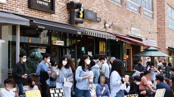 배달 늘고 소자본 매력적… 젊은 사장님들, 카페 창업 몰렸다